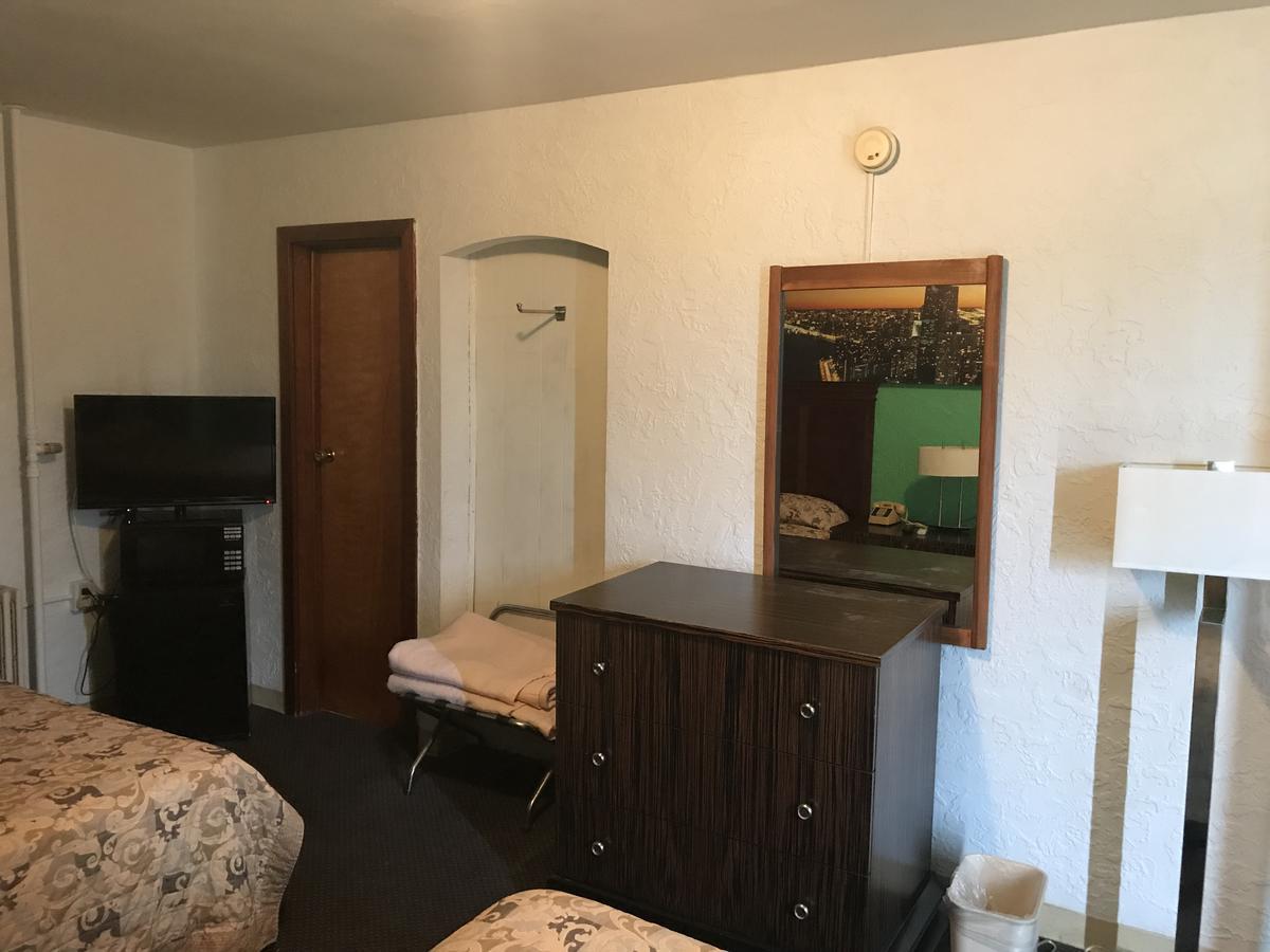 Fiesta Motel Pontiac Eksteriør bilde